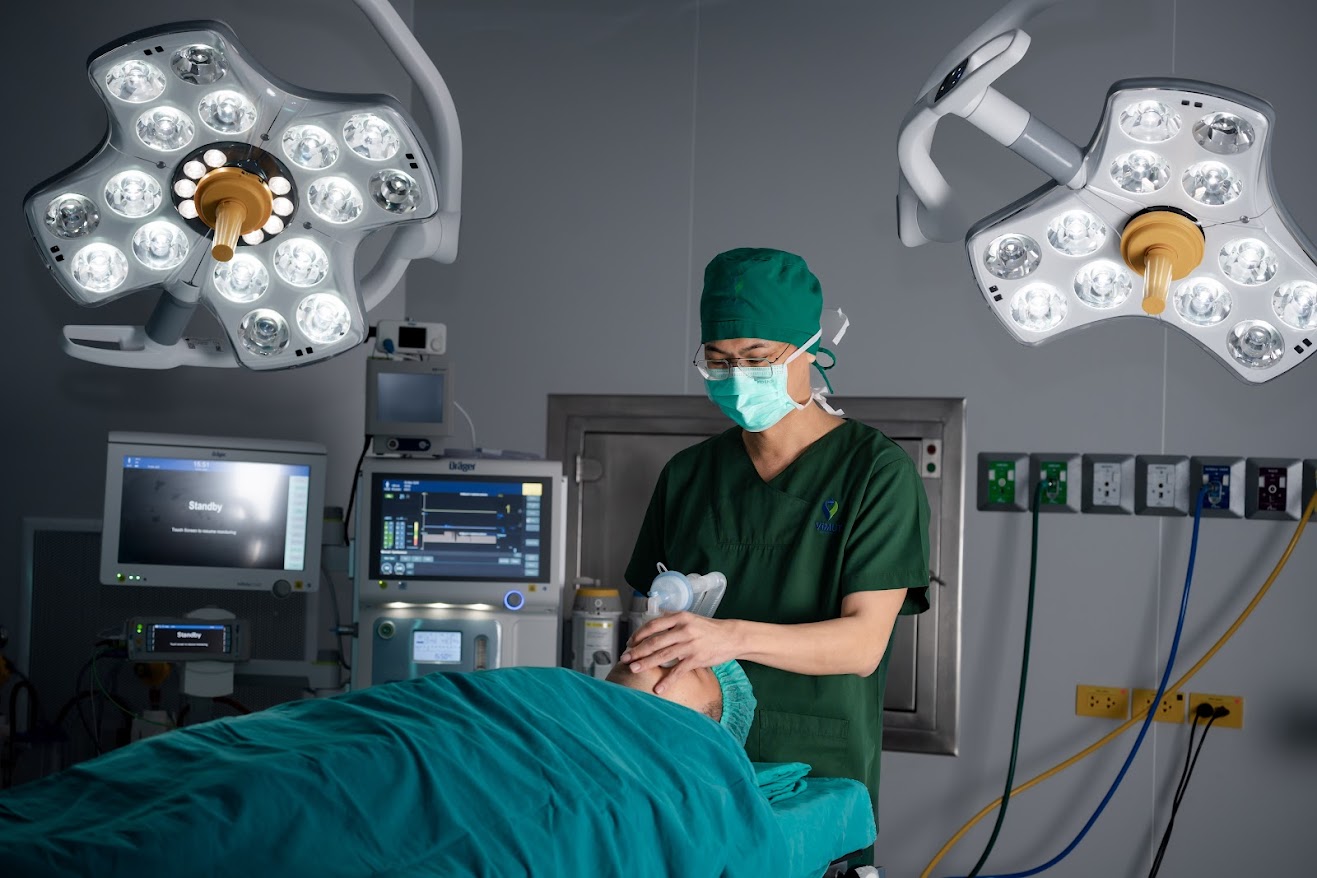 นพ.ณัฐคม เจริญคุปต์ วิสัญญีแพทย์ โรงพยาบาลวิมุต